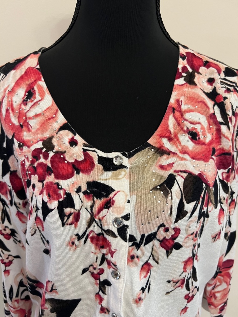 White House Black Market Pink & White Floral Button Cardigan - Picture 6 of 8